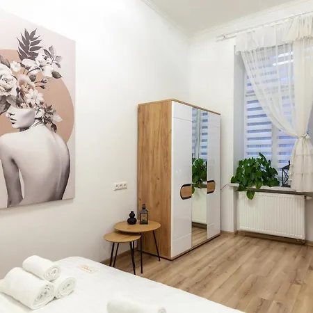 Avangard Mentsynskoho 3 Apart Lviv Exterior photo