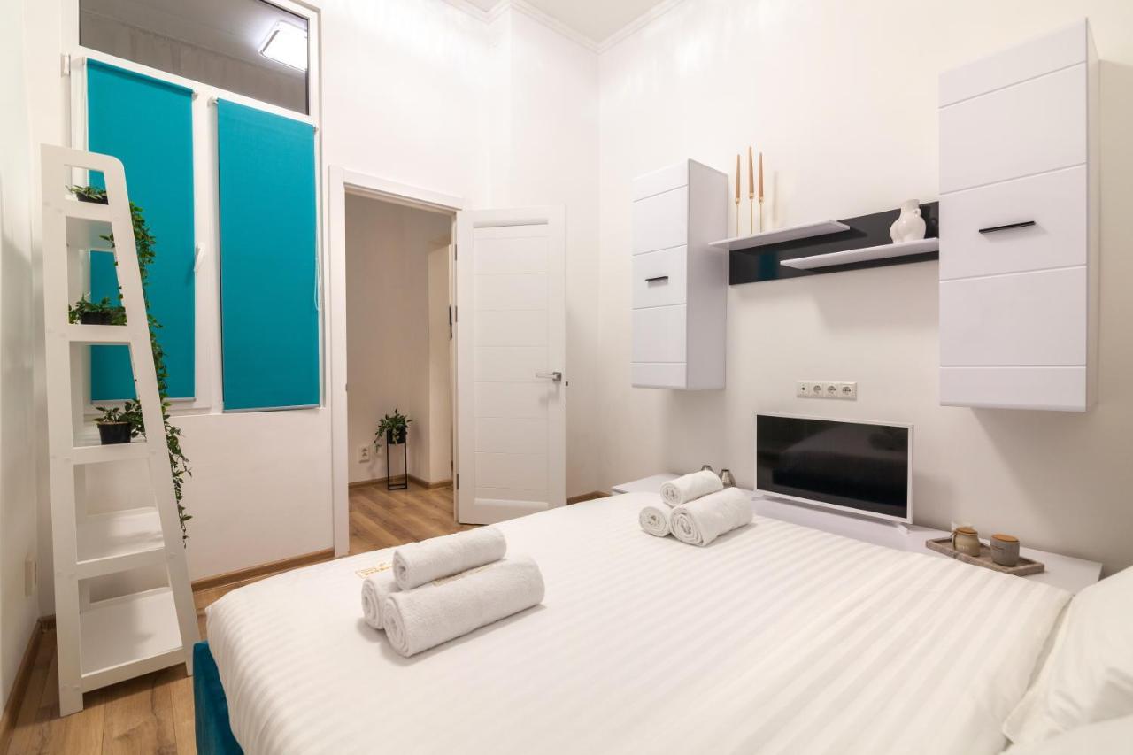 Avangard Mentsynskoho 3 Apartament