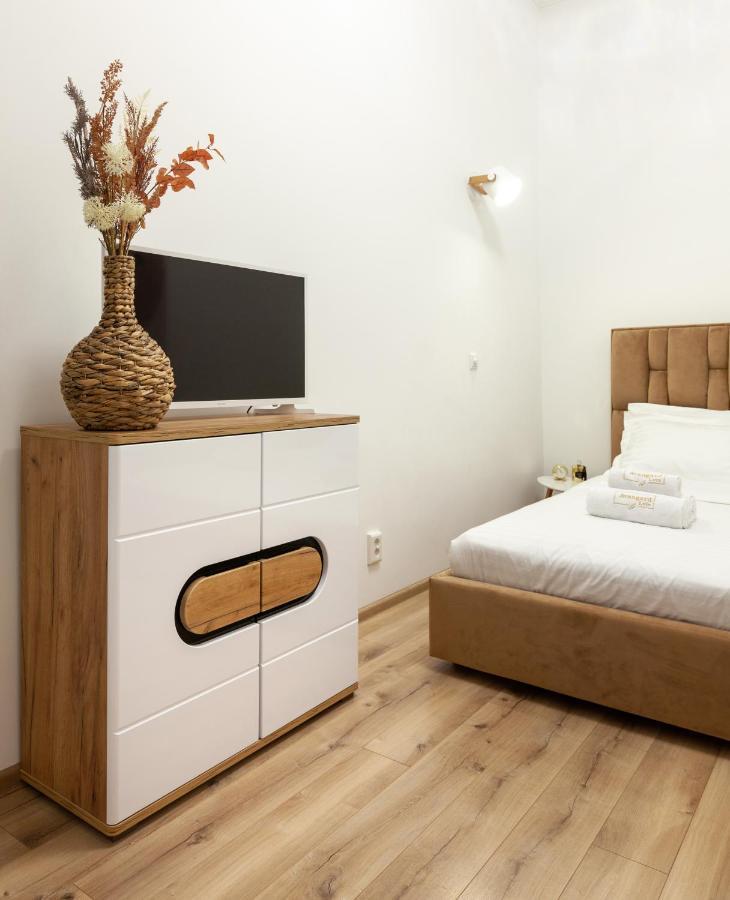 Avangard Mentsynskoho 3 Apartment