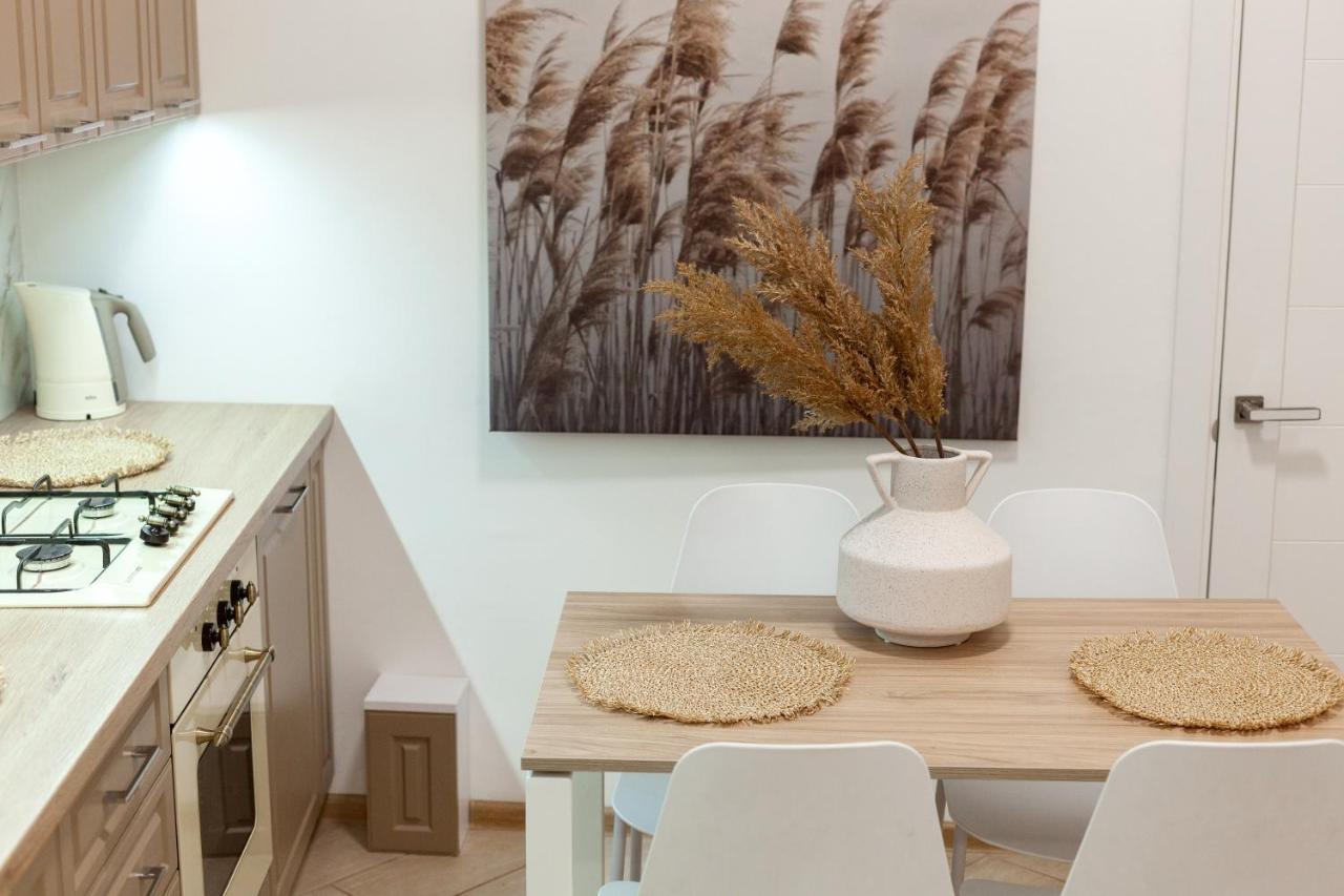 Avangard Mentsynskoho 3 Apartment Lviv