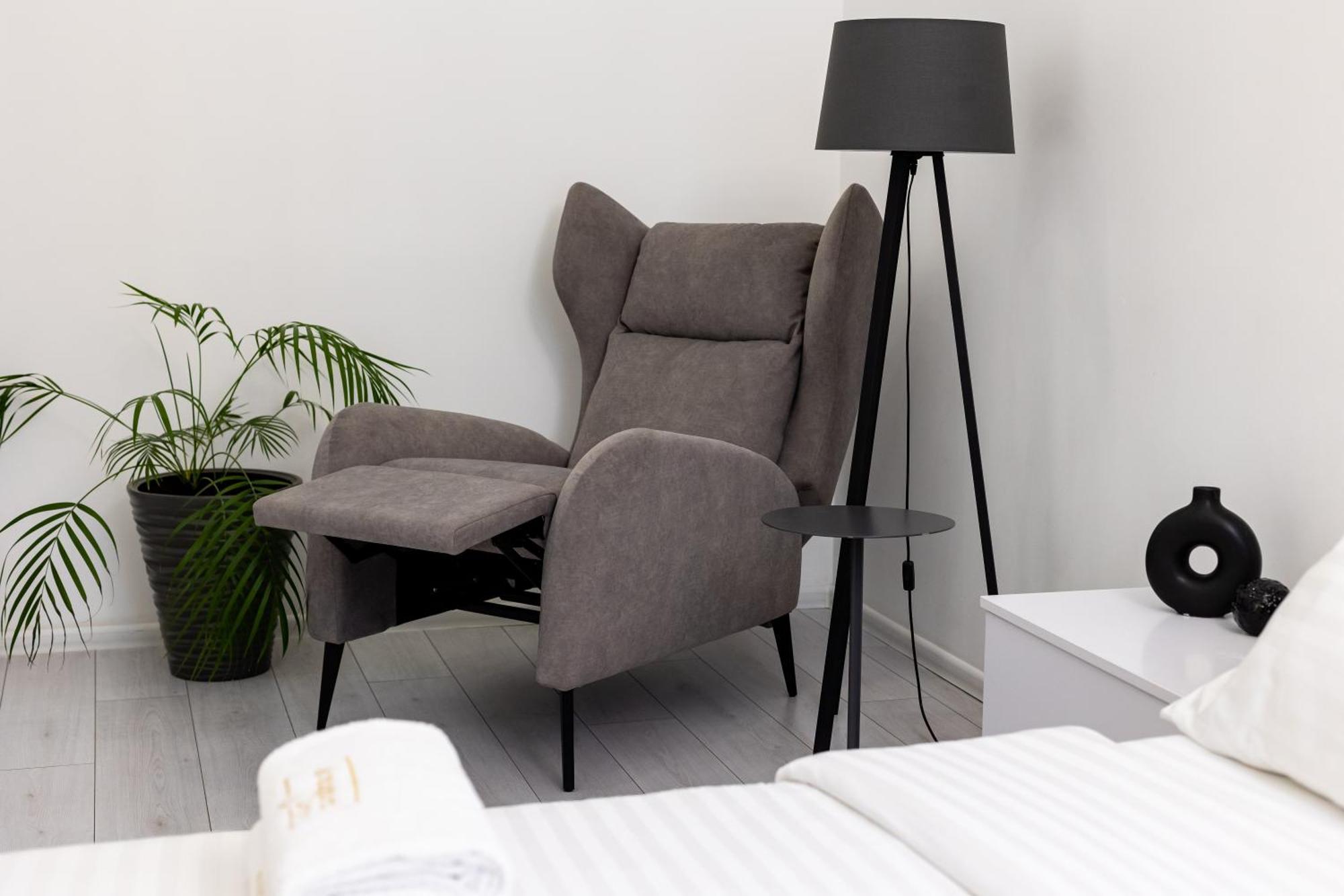 Apartment Avangard Mentsynskoho 3 *