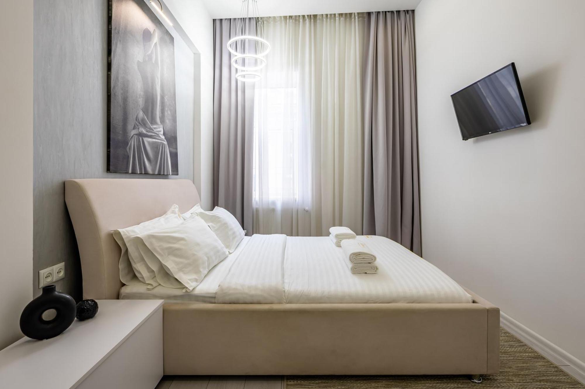 Apartment Avangard Mentsynskoho 3